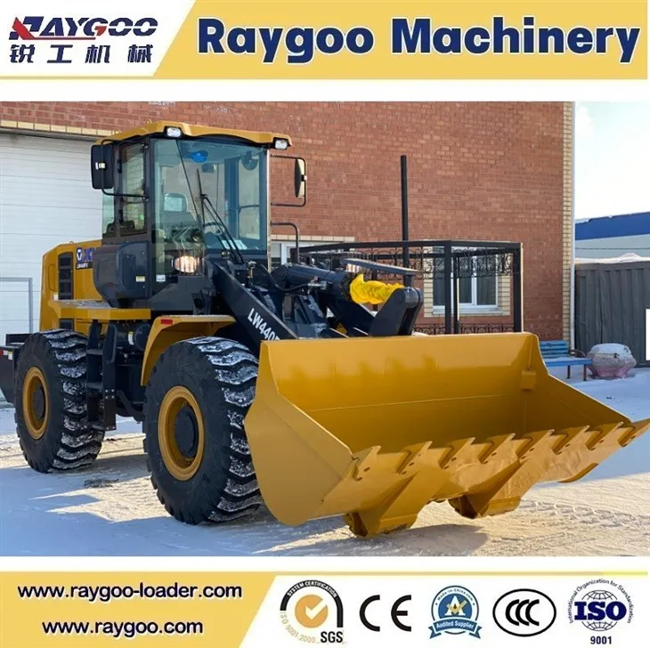 xcmg-lw440fv-220hp-engine-closeup